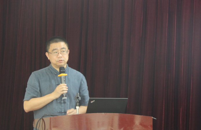 國家新聞出版廣電總局數字出版司科技與標準處處長馮宏聲發(fā)表講話